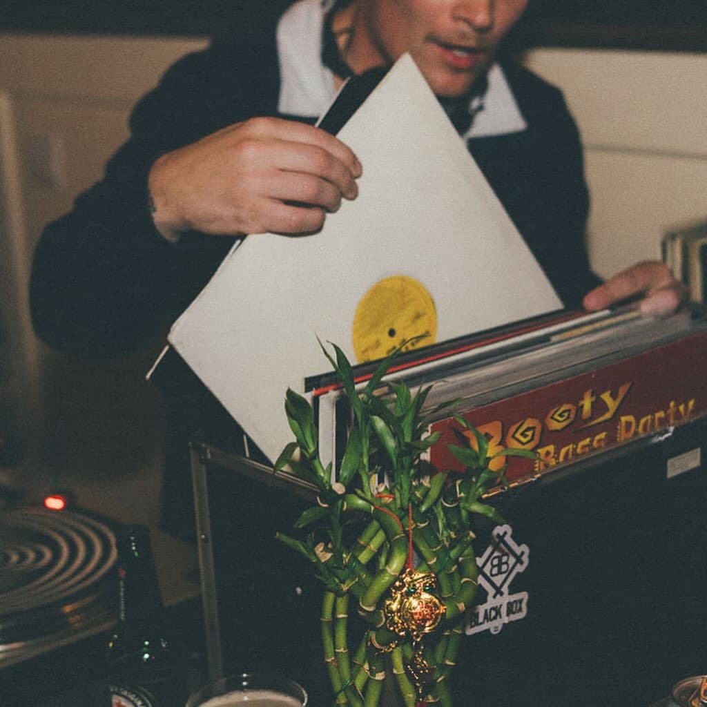 V!C digging in the crates