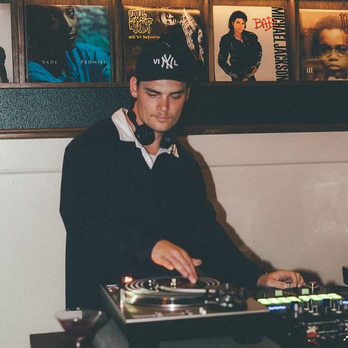V!C at the turntables