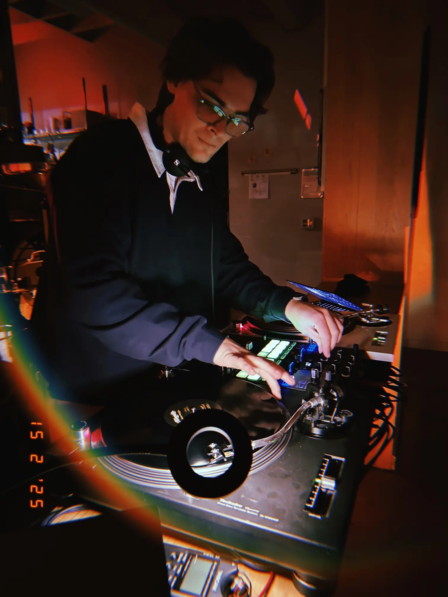 V!C at the turntables